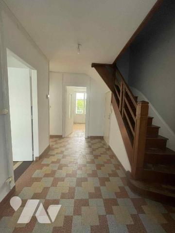 Maison familiale avec jardin sous-sol proche de toutes commodités