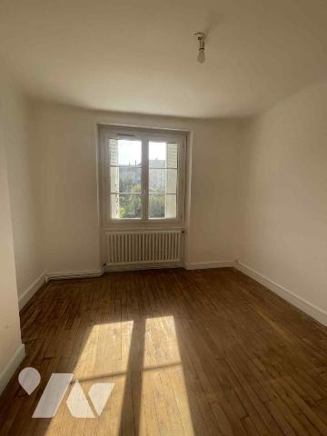 Maison familiale avec jardin sous-sol proche de toutes commodités