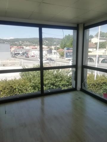 Local/bureau à louer  80 m2 DRAGUIGNAN (83)