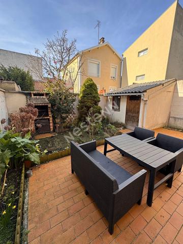 Maison à vendre à Drancy - 6 pièces, 4 chambres, garage fermé