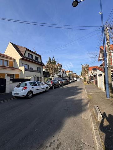 Maison à vendre à Drancy - 6 pièces, 4 chambres, garage fermé