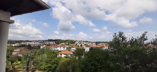 CIBOURE - T2 BIS VUE SUR LE QUARTIER SOCOA - PARKING INCLUS