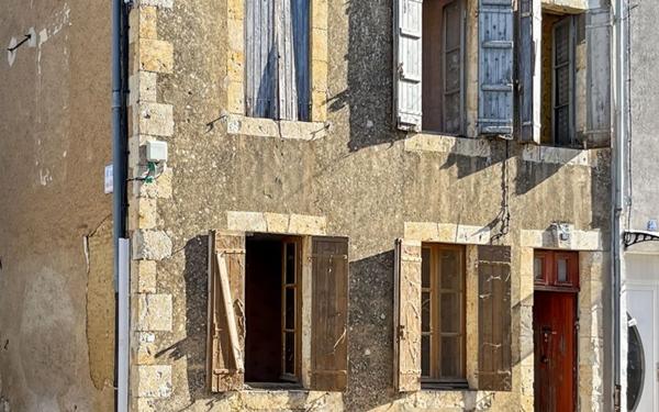 Maison à vendre    4 pièces •  Fleurance