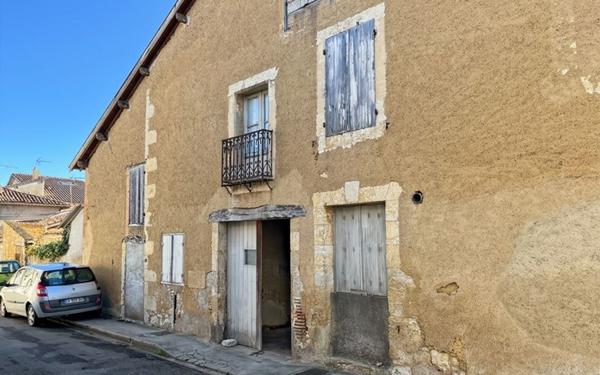 Maison à vendre    4 pièces •  Fleurance