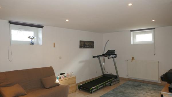 FAVERGES. MAISON INDIVIDUELLE AVEC TERRAIN AU CENTRE VILLE.