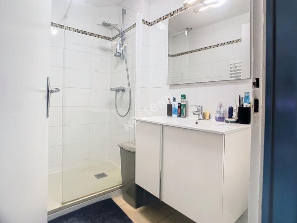 A LOUER Maison de Ville de 112 m² habitable en plein bourg de MOUZILLON à 3 minutes de Vallet  proche de tous commerces et services et de la 4 voies NANTES- CHOLET et 8 minutes de CLISSON