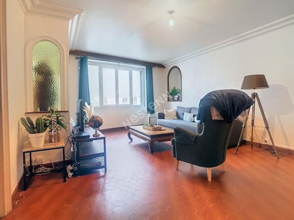 A LOUER Maison de Ville de 112 m² habitable en plein bourg de MOUZILLON à 3 minutes de Vallet  proche de tous commerces et services et de la 4 voies NANTES- CHOLET et 8 minutes de CLISSON