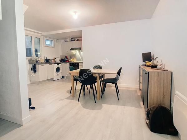 A LOUER Maison de Ville de 112 m² habitable en plein bourg de MOUZILLON à 3 minutes de Vallet  proche de tous commerces et services et de la 4 voies NANTES- CHOLET et 8 minutes de CLISSON