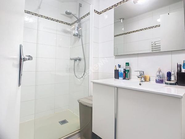A LOUER Maison de Ville de 112 m² habitable en plein bourg de MOUZILLON à 3 minutes de Vallet  proche de tous commerces et services et de la 4 voies NANTES- CHOLET et 8 minutes de CLISSON