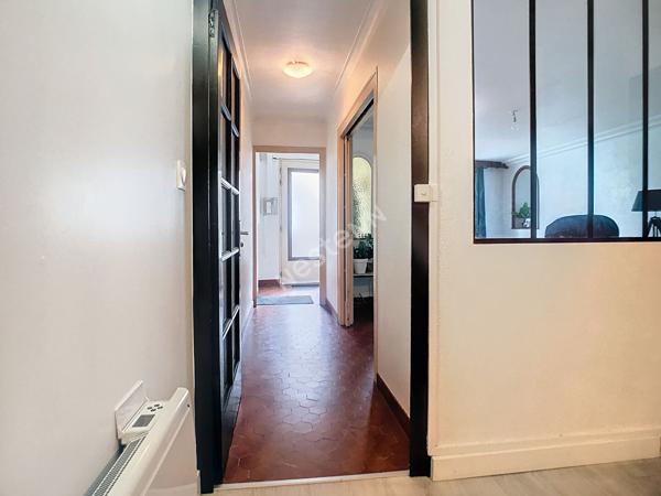 A LOUER Maison de Ville de 112 m² habitable en plein bourg de MOUZILLON à 3 minutes de Vallet  proche de tous commerces et services et de la 4 voies NANTES- CHOLET et 8 minutes de CLISSON