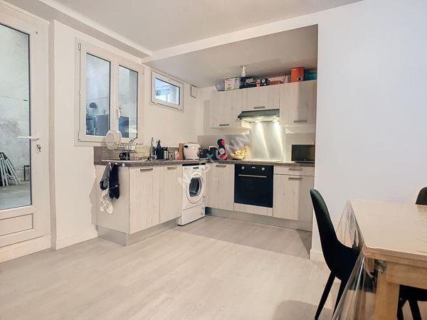 A LOUER Maison de Ville de 112 m² habitable en plein bourg de MOUZILLON à 3 minutes de Vallet  proche de tous commerces et services et de la 4 voies NANTES- CHOLET et 8 minutes de CLISSON