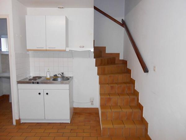 CARQUEFOU CENTRE VILLE APPARTEMENT T1 Bis AVEC STATIONNEMENT EN SOUS-SOL