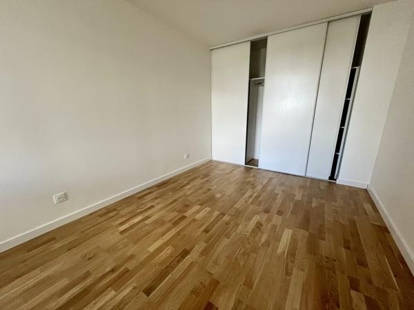 Appartement de Plain-Pied avec Jardin et Parkings