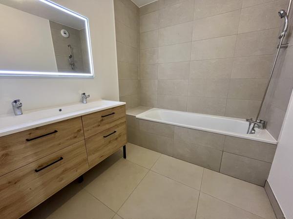 Appartement de Plain-Pied avec Jardin et Parkings