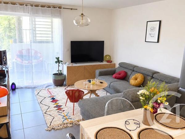 Appartement T3 à vendre  3 pièces - 61,89 m 2   MARSEILLE  - 13013