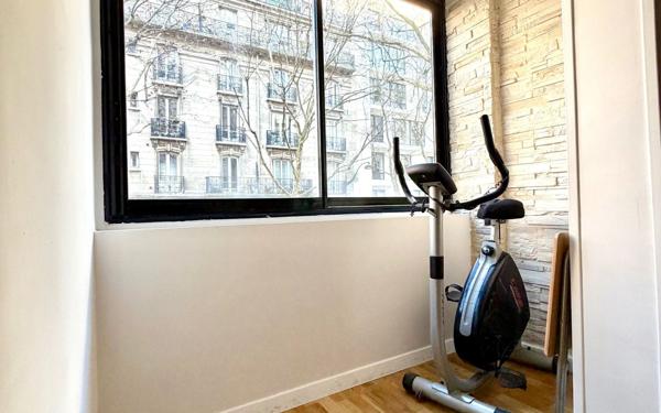 Appartement à vendre    2 pièces • 38,84 m2 Paris 19