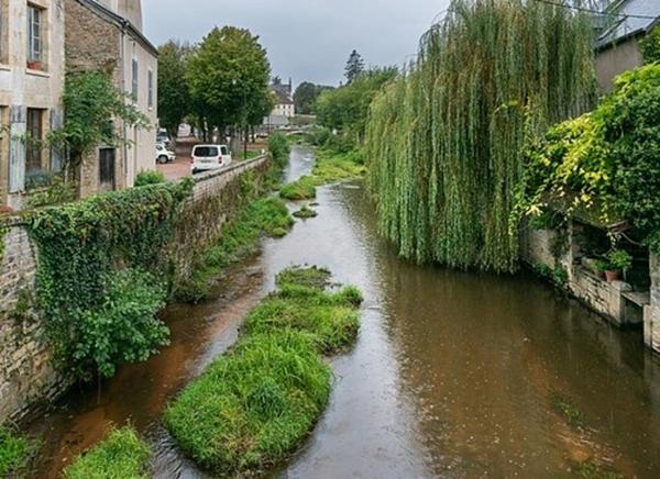 MAISON à vendre 5 pièces CORBIGNY (58) - 113 M2 - GARAGE et DEPENDANCE - TERRAIN 405 m2