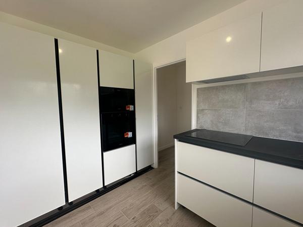 Questembert, maison neuve 118 m², 4 chambres dont 1 au RDC, garage. 1 km des Halles.
