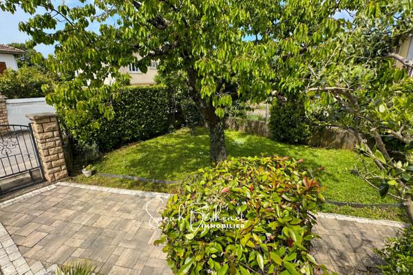 Maison
         6 pièces
        - 146 m² 339 000 € *