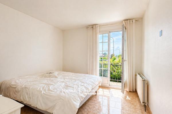 Maison
         6 pièces
        - 146 m² 339 000 € *