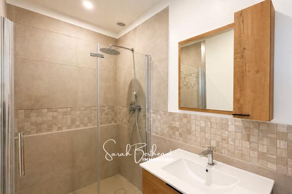 Maison
         6 pièces
        - 146 m² 339 000 € *