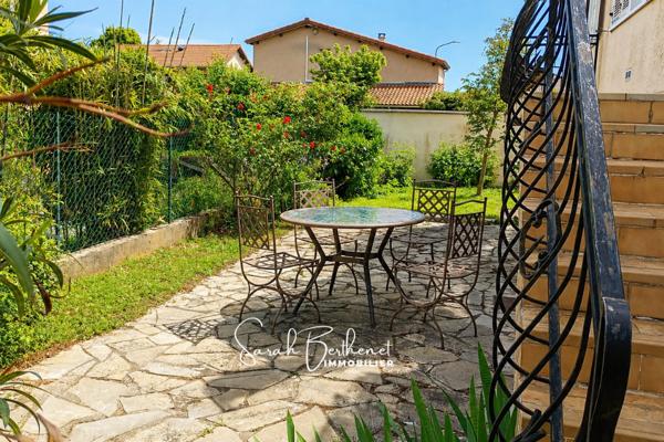 Maison
         6 pièces
        - 146 m² 339 000 € *