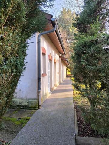 Maison de caractère avec grand parc et dépendance