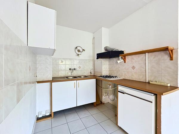 Appartement
         1 pièce
        - 40 m² Exclusivité 65 000 € *