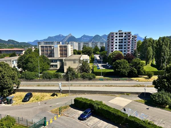 Appartement
         1 pièce
        - 40 m² Exclusivité 65 000 € *