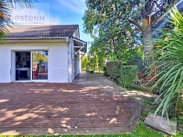 ORLEANS - MAISON DE PLAIN PIED DE 100M2 INDEPENDANTE - 3 CHAMBRES ET BUREAU - JARDIN CLOS ET ARBORE AVEC PISCINE - GARAGE