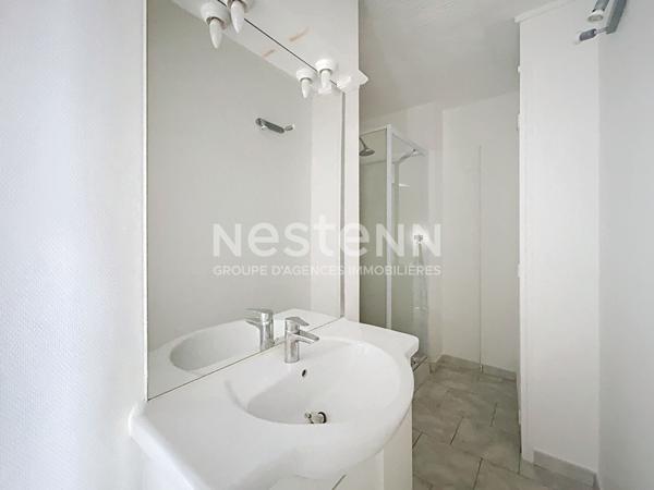 Ne ratez pas cet appartement refait à neuf à Blois?! 3 chambres, séjour lumineux, cuisine moderne et aucun travaux à prévoir. Parfait pour investir ou emménager immédiatement. Proche commerces et écoles?!