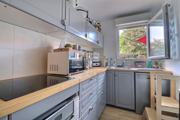 Appartement 3 pièces avec grande terrasse  À 8 min à pied de la gare de Franconville+ BOX