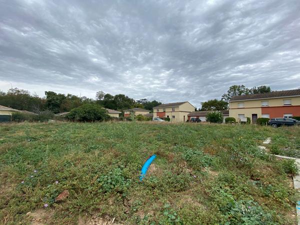 Terrain constructible à Bessieres de 585m² !