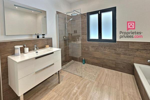 Villa moderne de plain-pied 127m2 + sous-sol complet - PISCINE