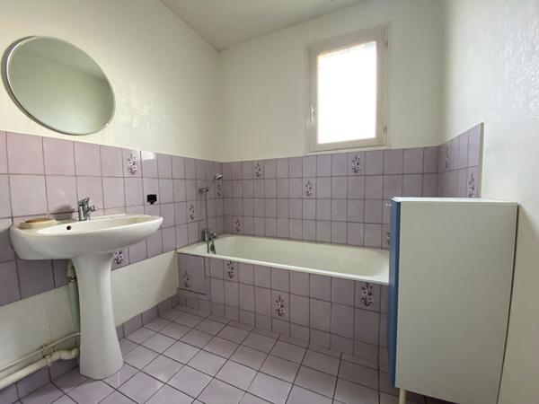 Maison Montreuil Juigne 6 pièce(s) 130 m2