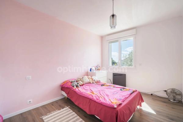 BAILLARGUES (34670) – MAISON INDIVIDUELLE – 6 CHAMBRES – EXPOSITION SUD – PISCINE – GARAGE – JARDIN ARBORÉ
