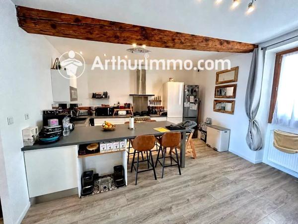 Location                                                      Appartement
                        
                     3 pièces                      80 m2                     à Trévoux