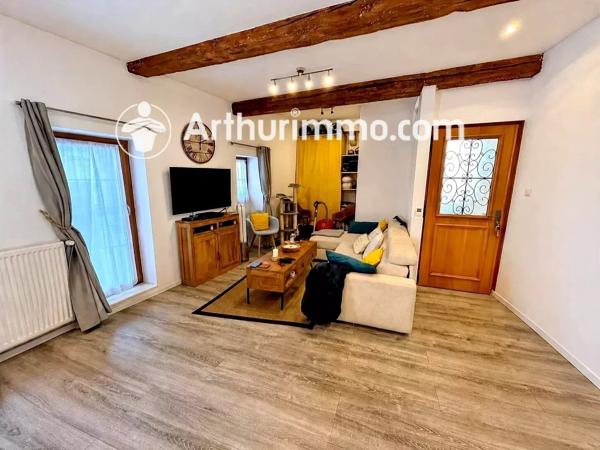 Location                                                      Appartement
                        
                     3 pièces                      80 m2                     à Trévoux