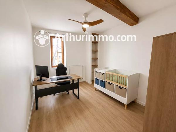 Location                                                      Appartement
                        
                     3 pièces                      80 m2                     à Trévoux