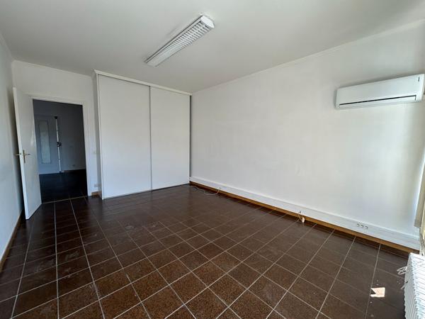 A louer - Local d'activité - Bastia, Z.I ERBAJOLO