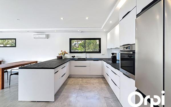 Maison à vendre    5 pièces •  Lecci