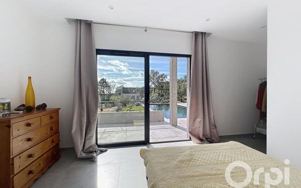 Maison à vendre    5 pièces •  Lecci