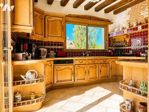 Maison de 222 m2 sur sous-sol et dépendance de 230 m2