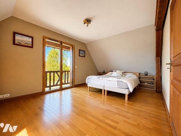 Maison de 222 m2 sur sous-sol et dépendance de 230 m2