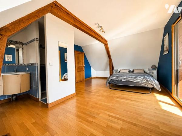 Maison de 222 m2 sur sous-sol et dépendance de 230 m2