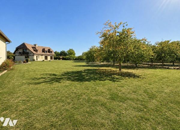 Maison de 222 m2 sur sous-sol et dépendance de 230 m2