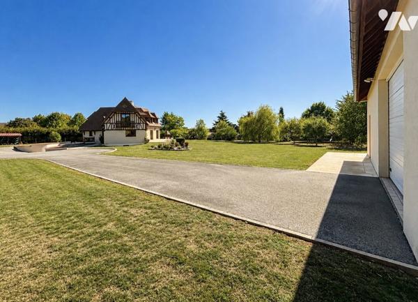 Maison de 222 m2 sur sous-sol et dépendance de 230 m2