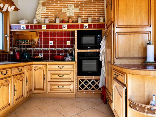 Maison de 222 m2 sur sous-sol et dépendance de 230 m2