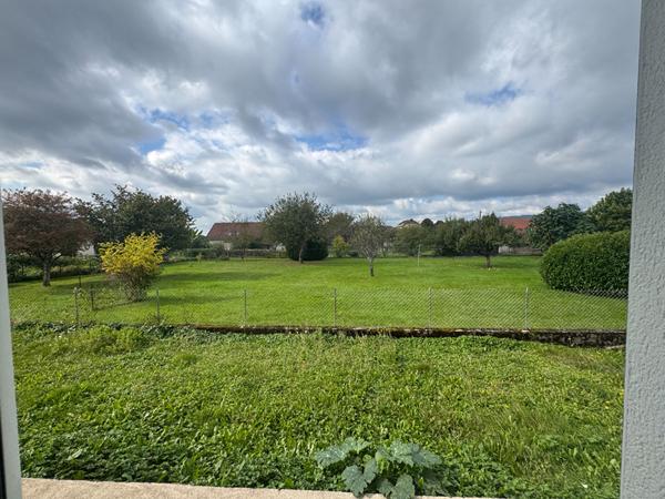 MAISON 2007 AU CALME DE 100 m²  A CHAMPAGNEY