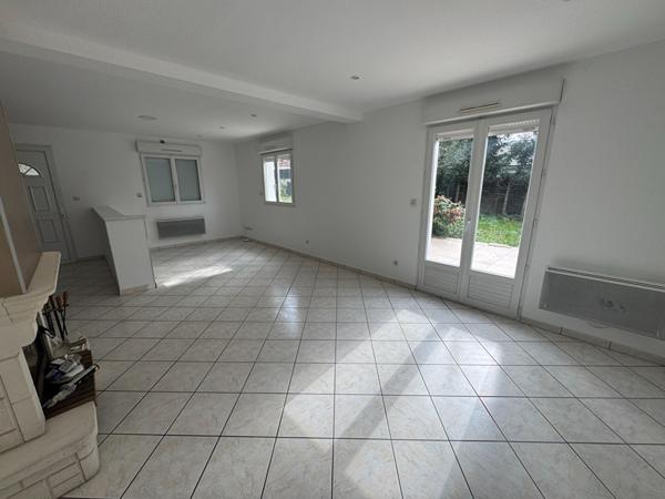 MAISON 2007 AU CALME DE 100 m²  A CHAMPAGNEY